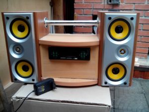 DIY-muziekcentrum van een autoradio