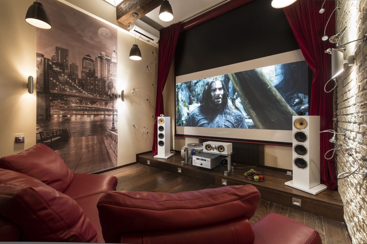 Το στυλ διακόσμησης του home cinema και ο σχεδιασμός του δωματίου πρέπει να συνδυαστούν.