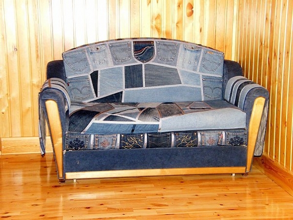 Sofa med jeans