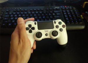 PS4 joystick στον υπολογιστή