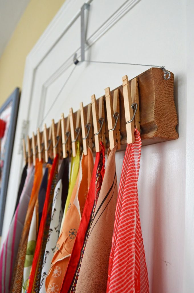 Towel rack made of clothespins.