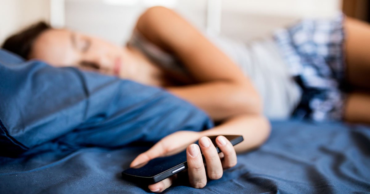 dormire con uno smartphone