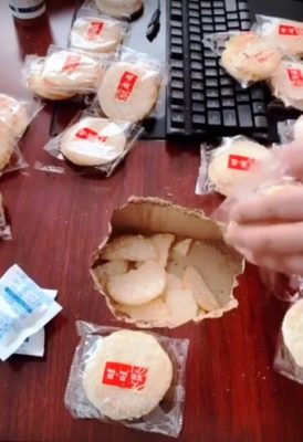 Cómo arreglan las tuberías en China con comida