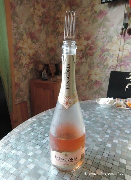 champagne dengan garpu