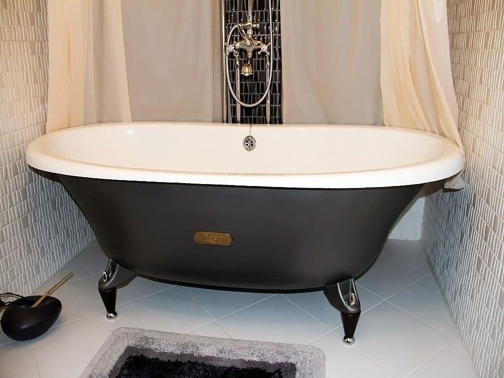 cast iron bathtub in the apartment