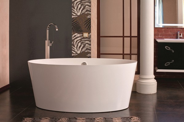 ovale Badewanne aus Gussmarmor