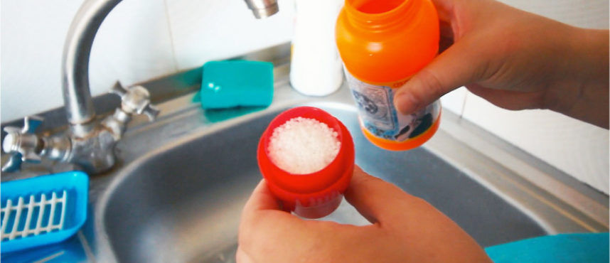 Removing clogged sinks using store-bought products.