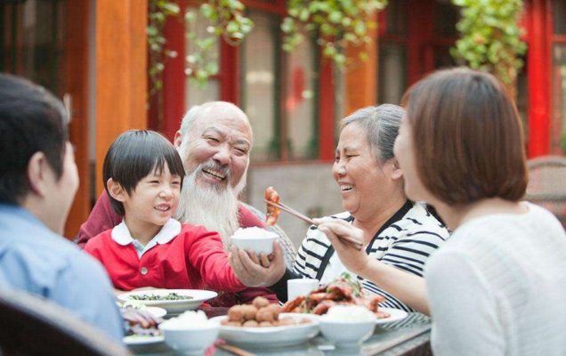 Warum verwenden China und Japan immer noch keine Löffel und Gabeln?