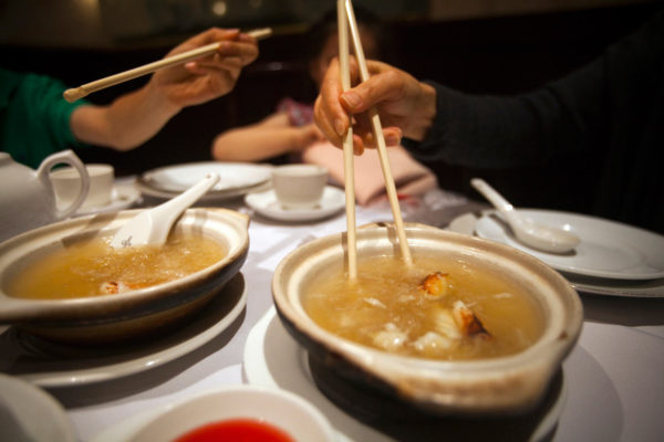 Warum verwenden China und Japan immer noch keine Löffel und Gabeln?