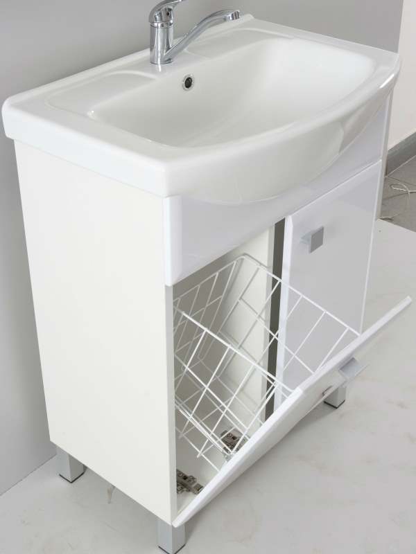 Sink cabinet with basket.