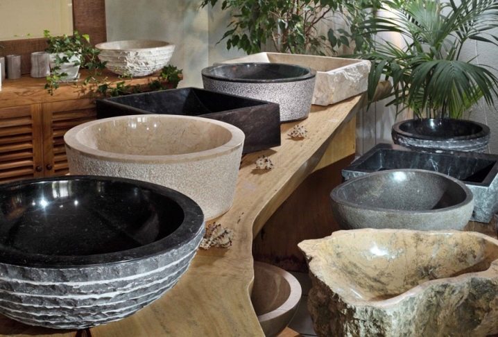 Assortment of sinks made of artificial stone.