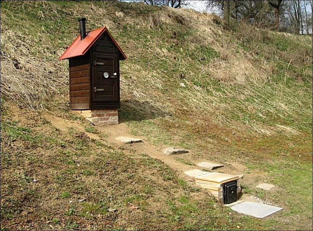 Vertical smokehouse.