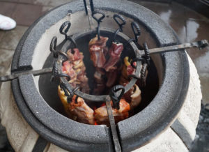 Μαγείρεμα σε tandoor.