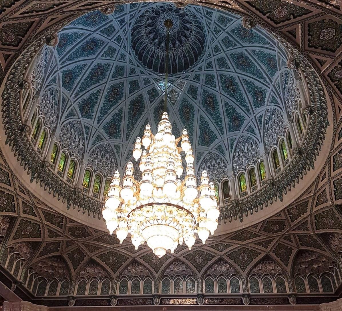 Lustre dans une mosquée à Oman