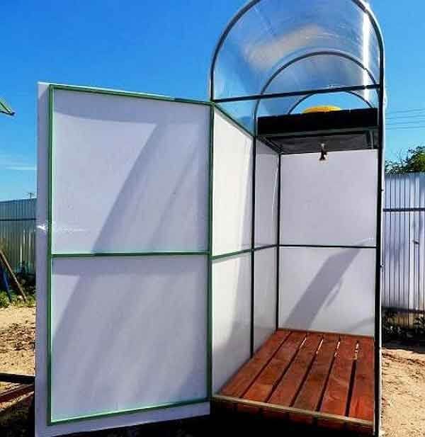 Dusche aus Polycarbonat