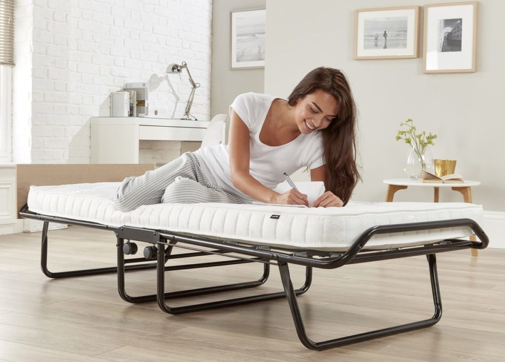 Do you need a folding bed today: which one to choose?