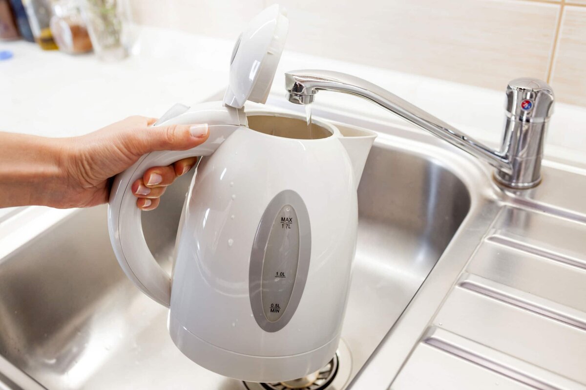 Why do you need to pour cold water into a kettle?