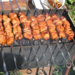 Barbecue met shish-kebab