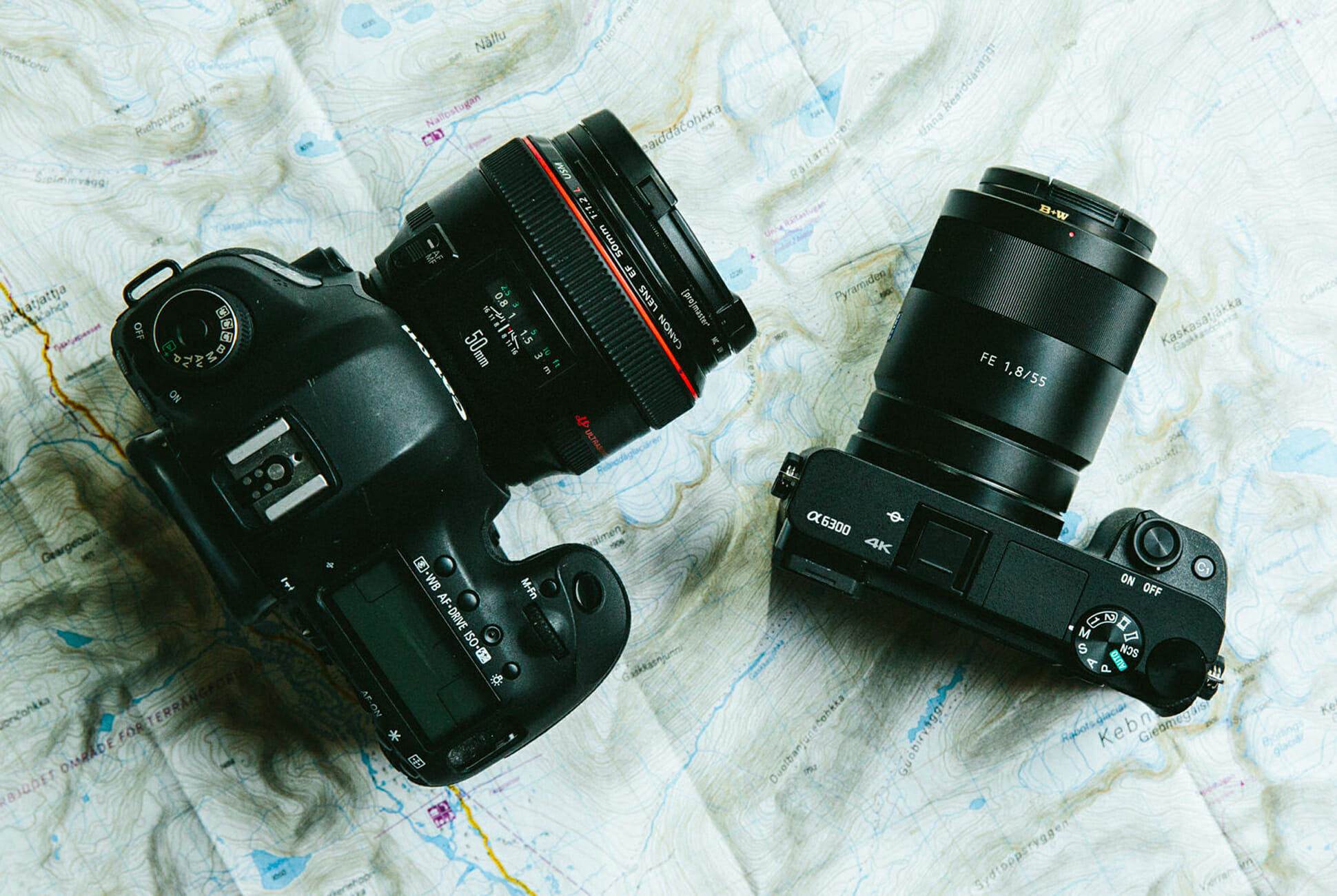 DSLR at mirrorless camera