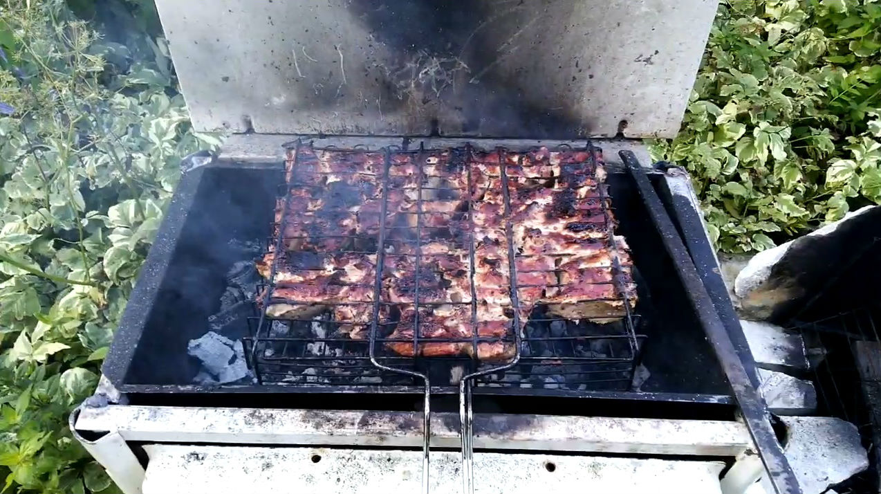 Kohlenbecken mit Rost