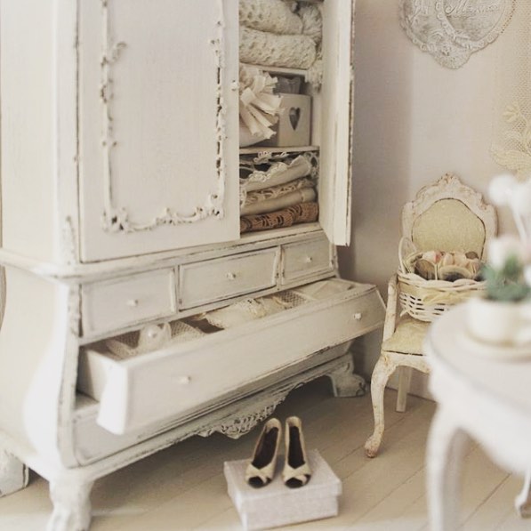 Ankleidezimmer im Shabby-Chic-Stil