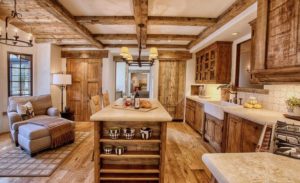 interior bucatarie-sufragerie in stil rustic