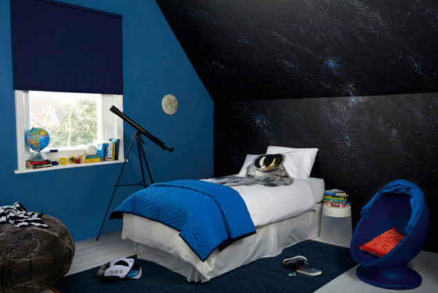 chambre d'enfant dans un style spatial