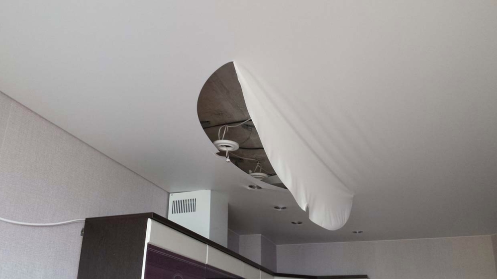 drying stretch ceiling after flooding