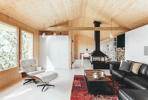 finishing the ceiling in a wooden house