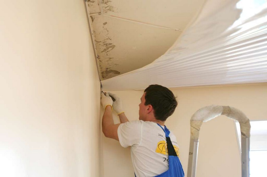 installation of stretch ceiling