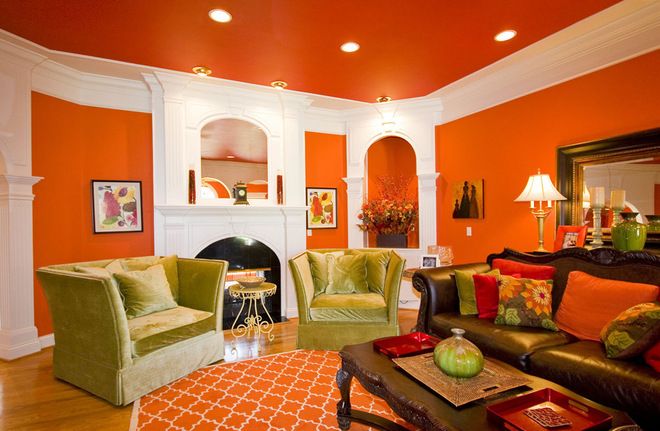 plafond tendu orange à l'intérieur