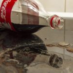 Coca-Cola en una estufa sucia