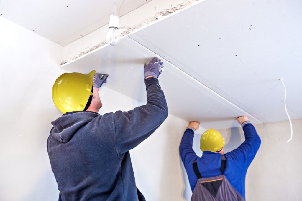 Installation of gypsum boards on the ceiling - capital