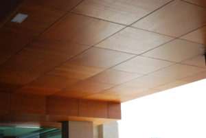 rivestimento del soffitto in compensato