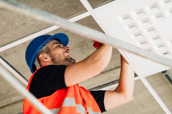 installatie van verlaagd plafond