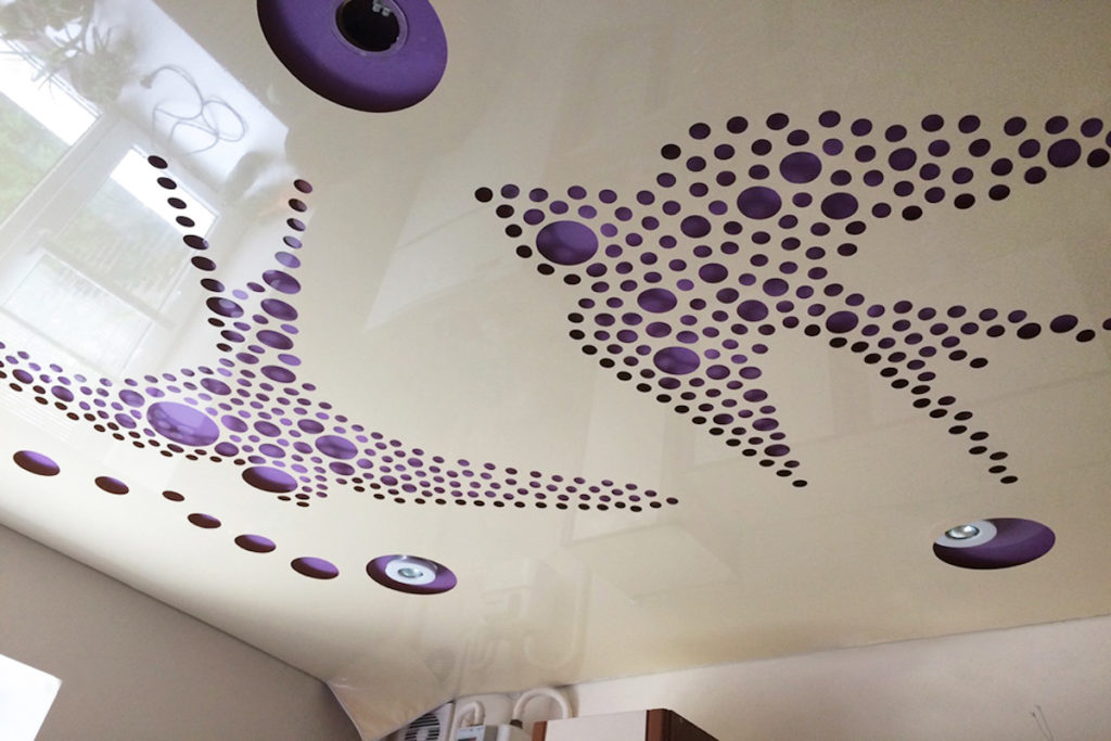 Soffitto teso artistico.