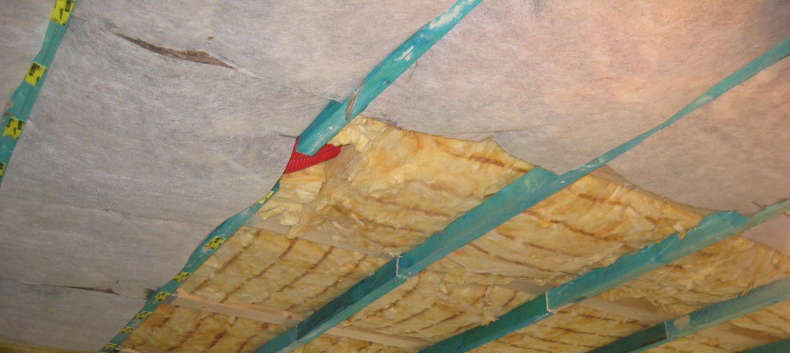 Soundproofing with mineral wool.