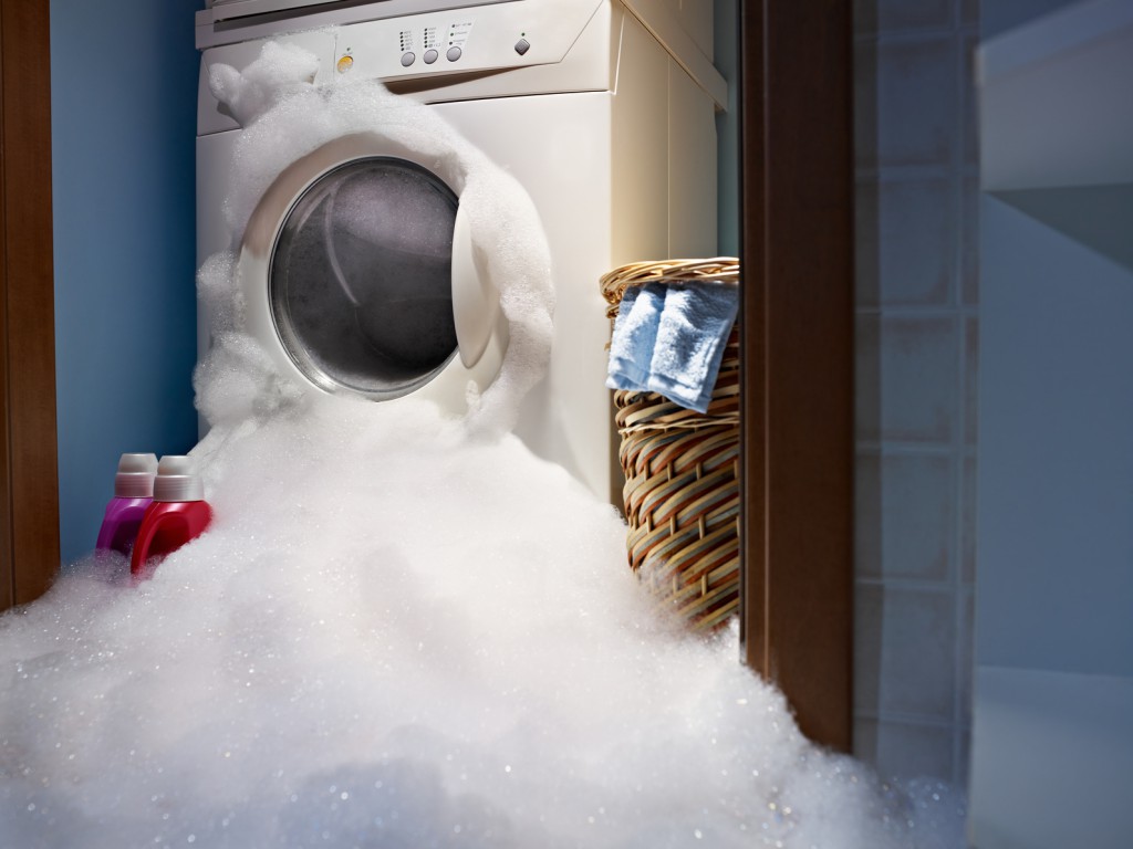 Bumubuhos ang foam sa washing machine