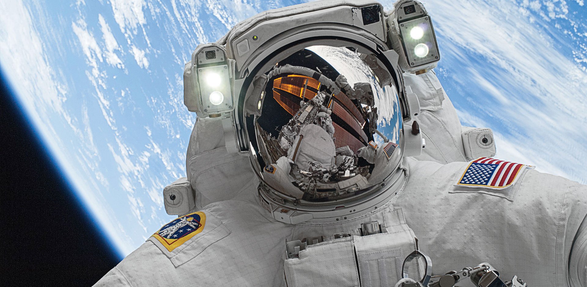 Casco di sicurezza per astronauta