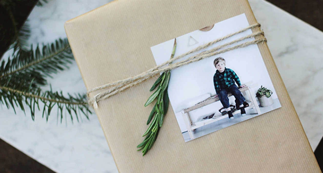 Decorating a gift with a photo