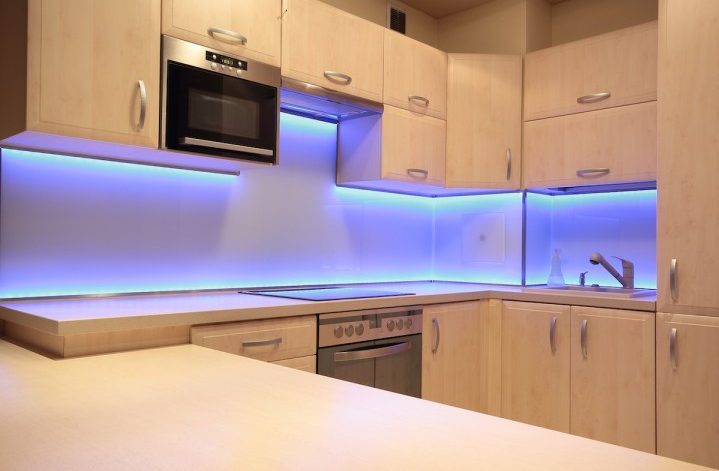 Decoração de cozinha com tiras de LED