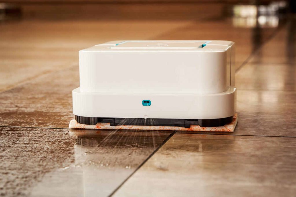 robot vacuum cleaner does not clean floors