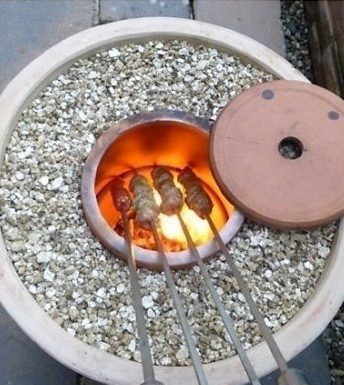 Cozinhando em tandoor.