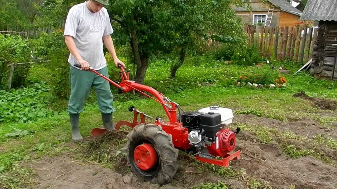 Trenger man en baktraktor på gården?