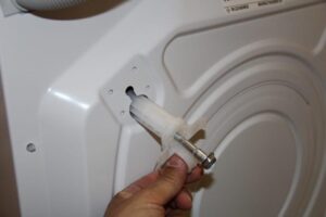 Connecting a washing machine to the water supply