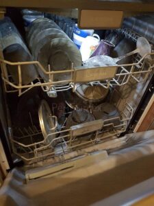 May amoy sa dishwasher