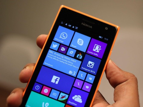 Nokia Lumia 730 spesifikasjoner