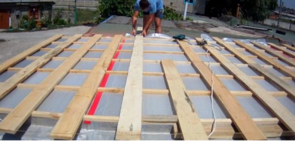 Insulation ng pitched roof 7